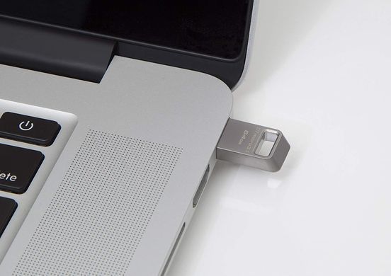 Флеш пам'ять Kingston USB 64Gb DTMicro Type-A Metal USB 3.2 (200MB/S) 17299 фото